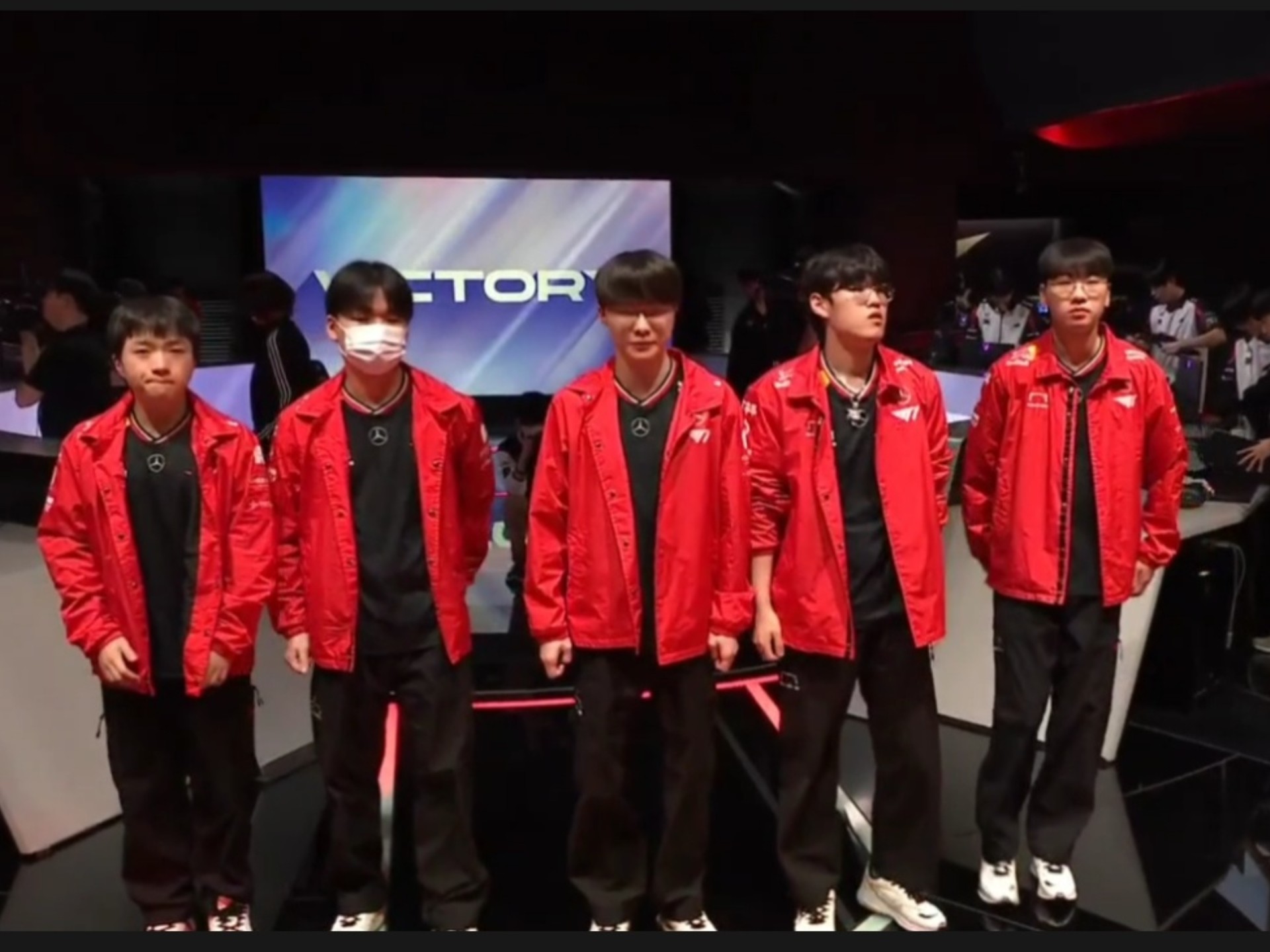 开云体育-包含Faker迎来三赛季出色发挥，西班牙队观众热烈欢呼！的词条-开云体育